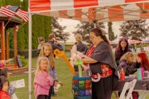 company picnic balloon twister